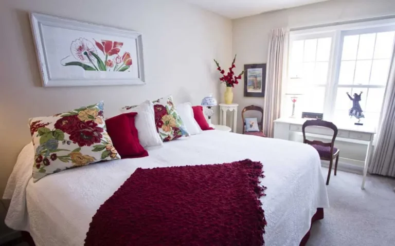 Clark Manor Apartments